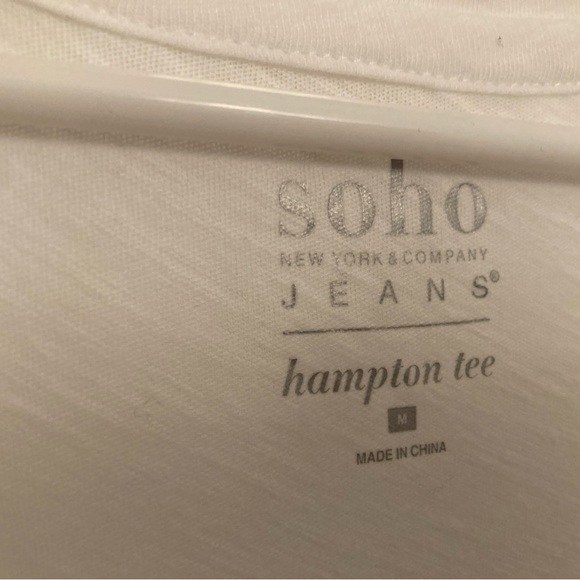 White tee - Picture 2 of 3